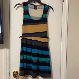 Junior dress size S